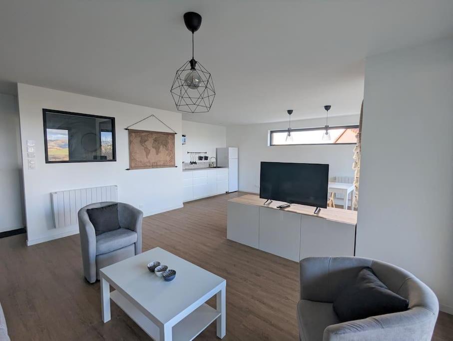 Bienvenue Chez Severine Et Julien Appartement 75M2 Mirefleurs Екстериор снимка
